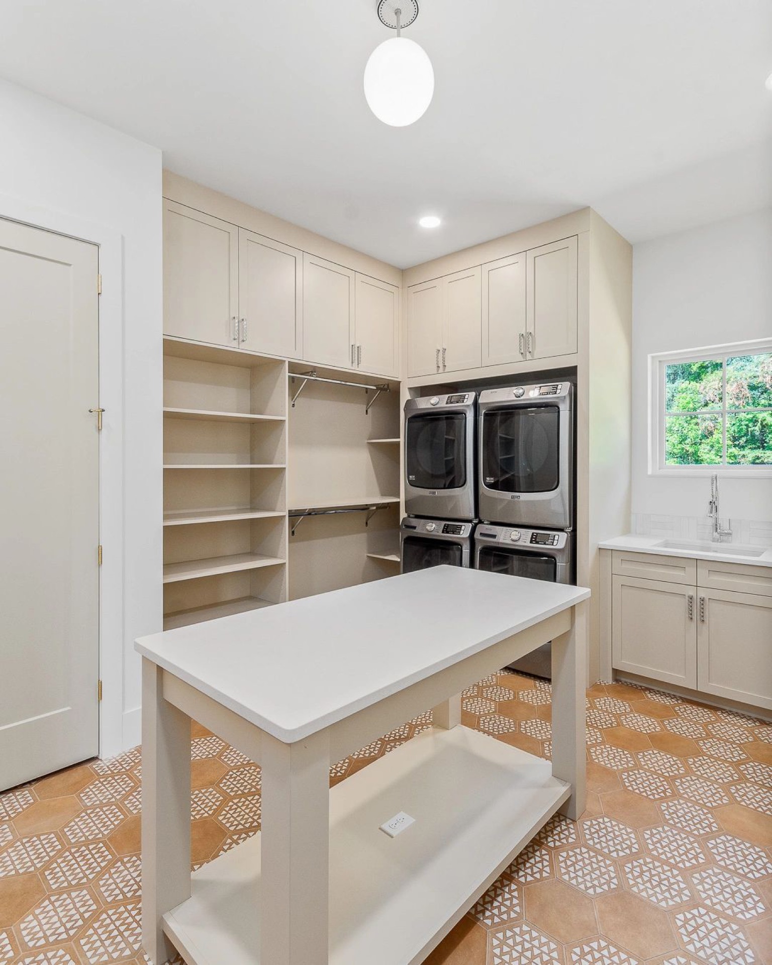 California Custom, custom home in California, photo 9 of 12